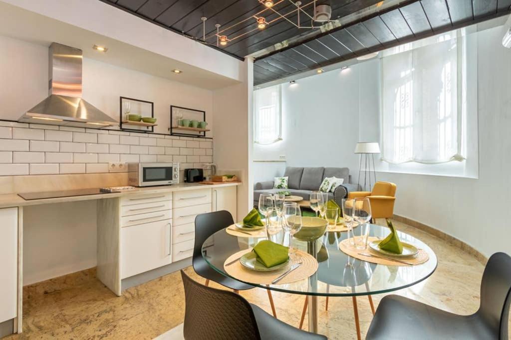 Becas Alameda Duplex By Valcambre Apartment Севиля Екстериор снимка