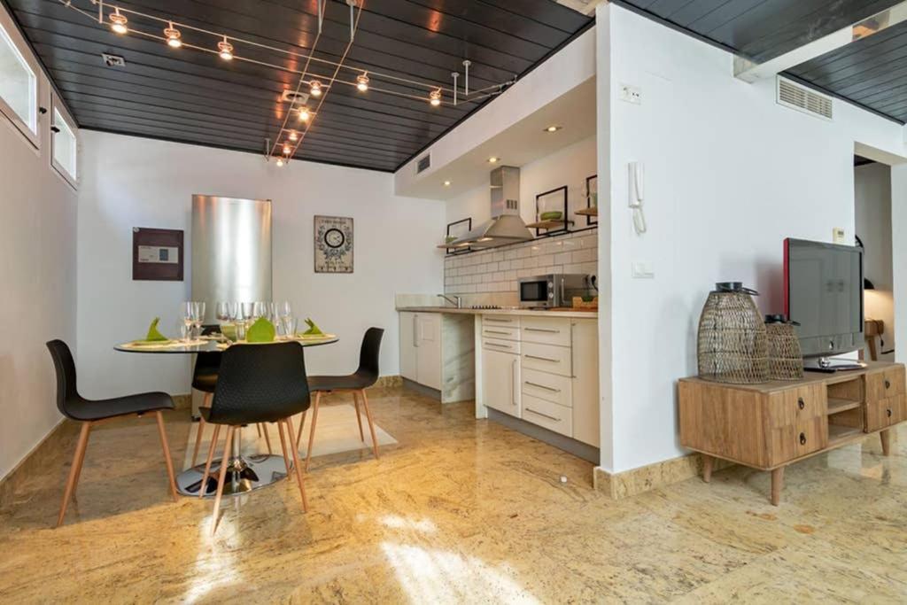 Becas Alameda Duplex By Valcambre Apartment Севиля Екстериор снимка
