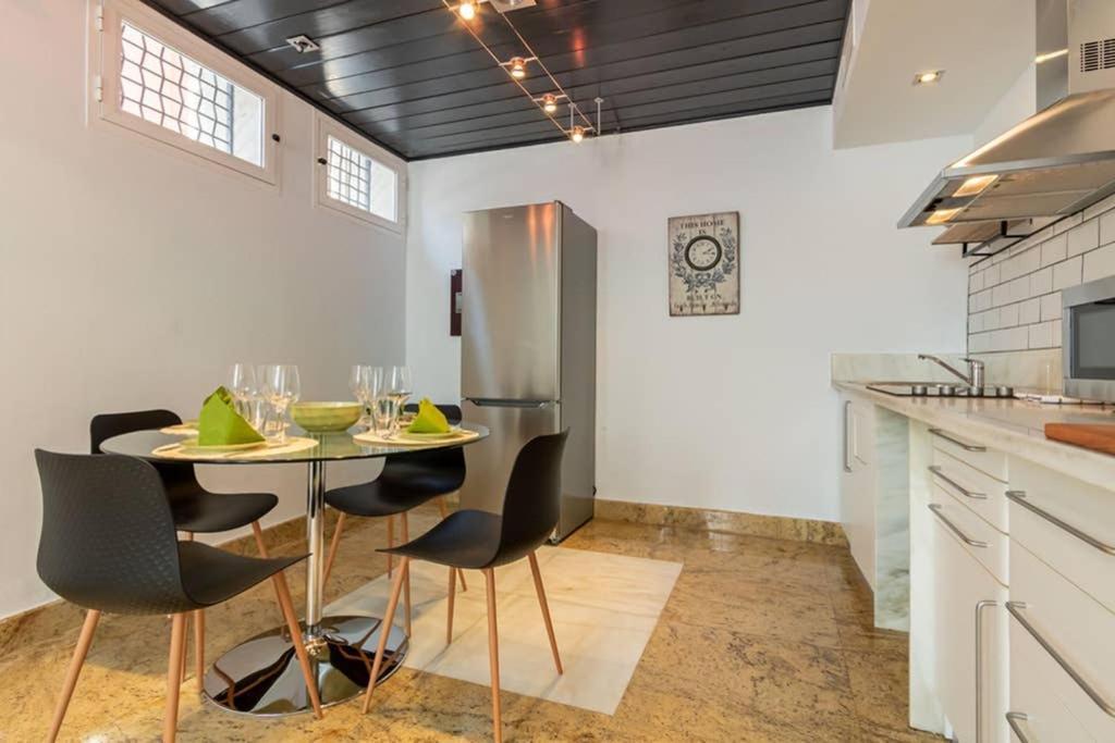 Becas Alameda Duplex By Valcambre Apartment Севиля Екстериор снимка